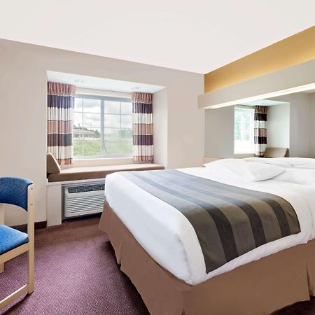 Microtel Inn & Suites By Wyndham Joplin Bagian luar foto