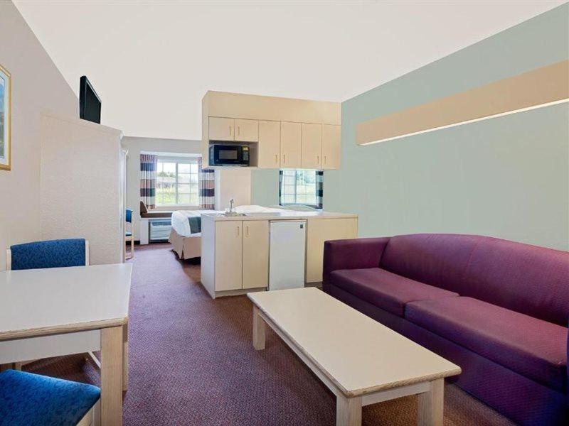 Microtel Inn & Suites By Wyndham Joplin Bagian luar foto