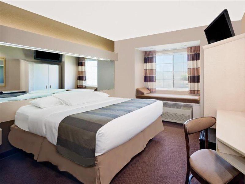 Microtel Inn & Suites By Wyndham Joplin Bagian luar foto