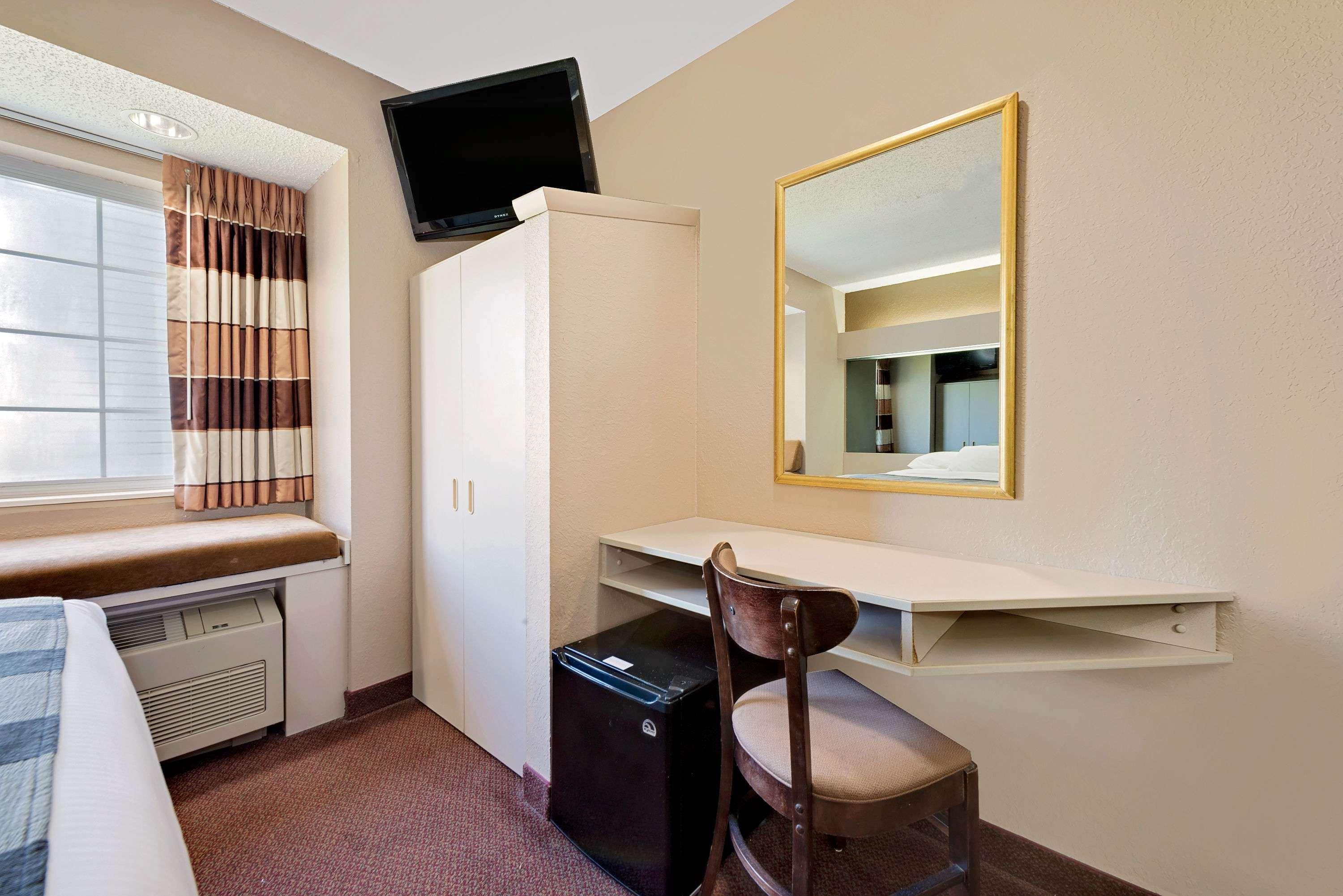 Microtel Inn & Suites By Wyndham Joplin Bagian luar foto