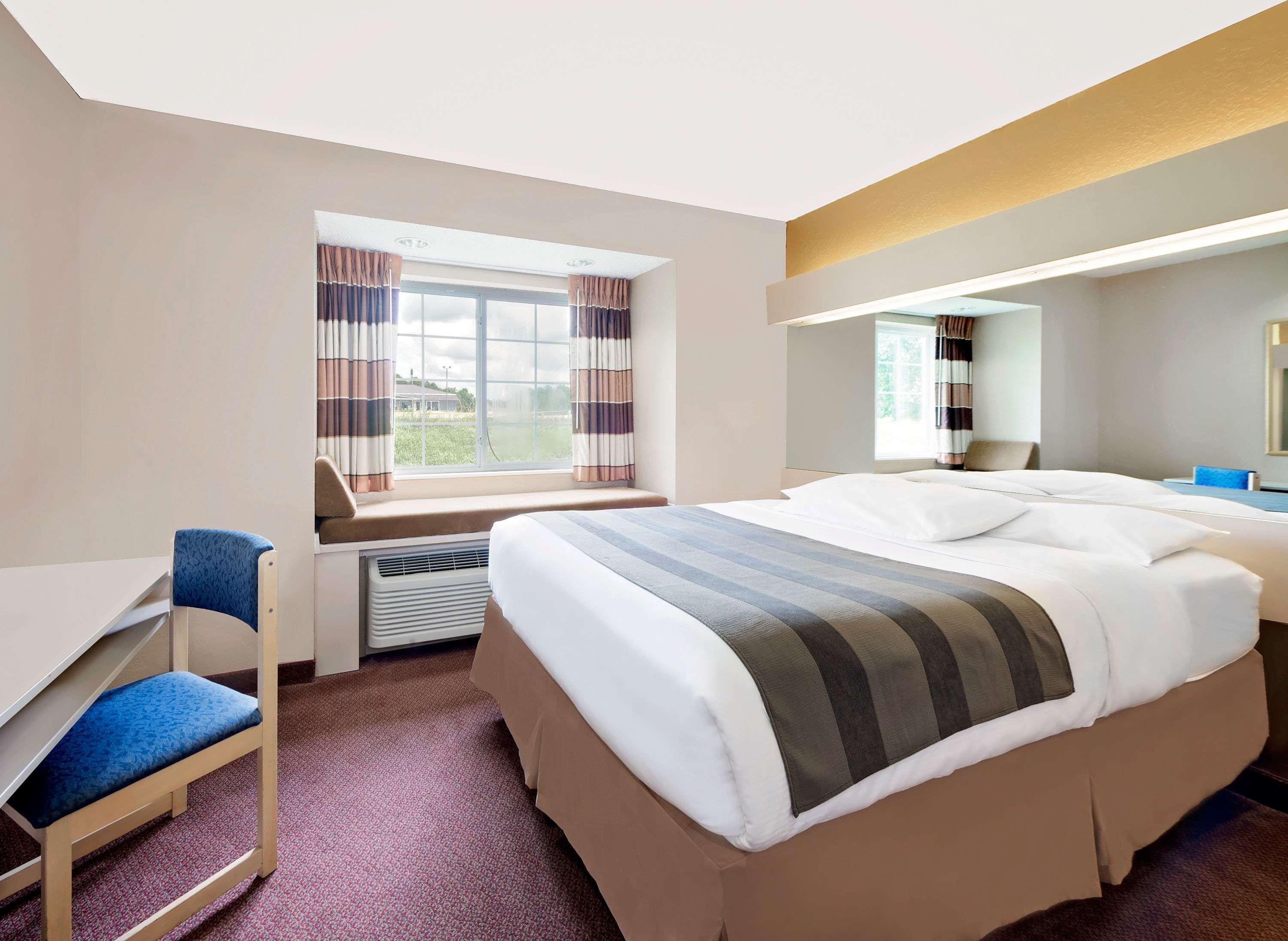 Microtel Inn & Suites By Wyndham Joplin Bagian luar foto