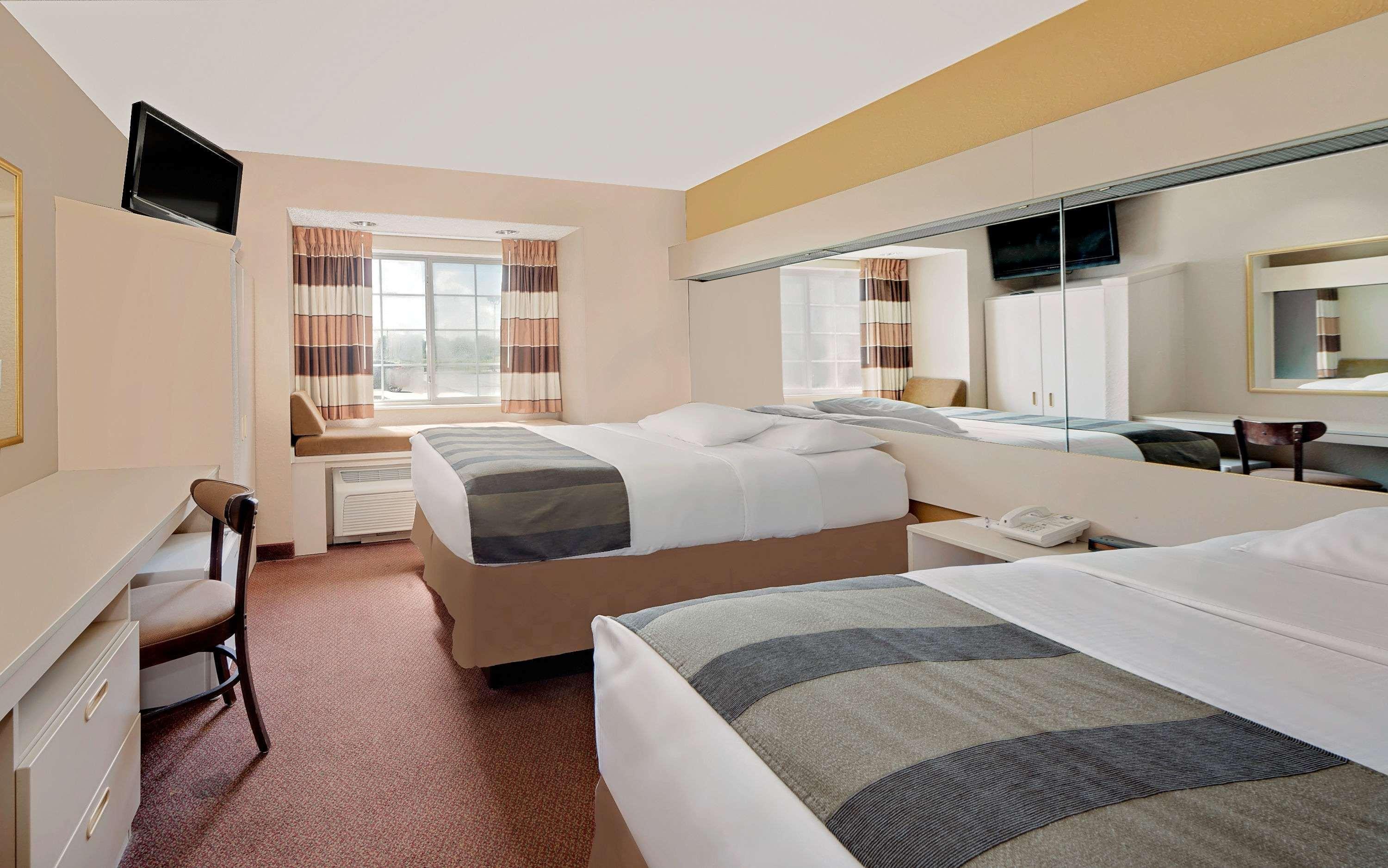 Microtel Inn & Suites By Wyndham Joplin Bagian luar foto