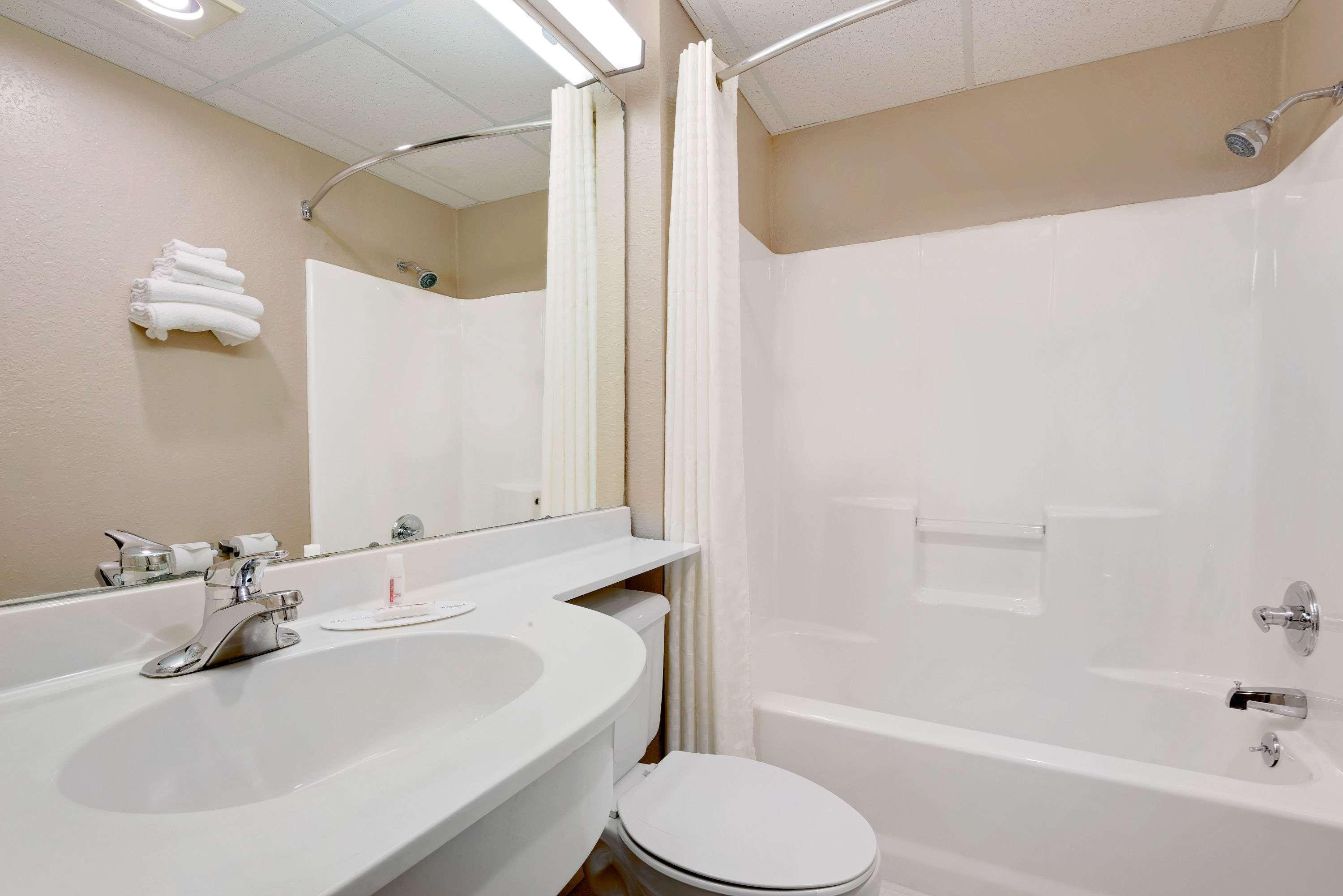 Microtel Inn & Suites By Wyndham Joplin Bagian luar foto
