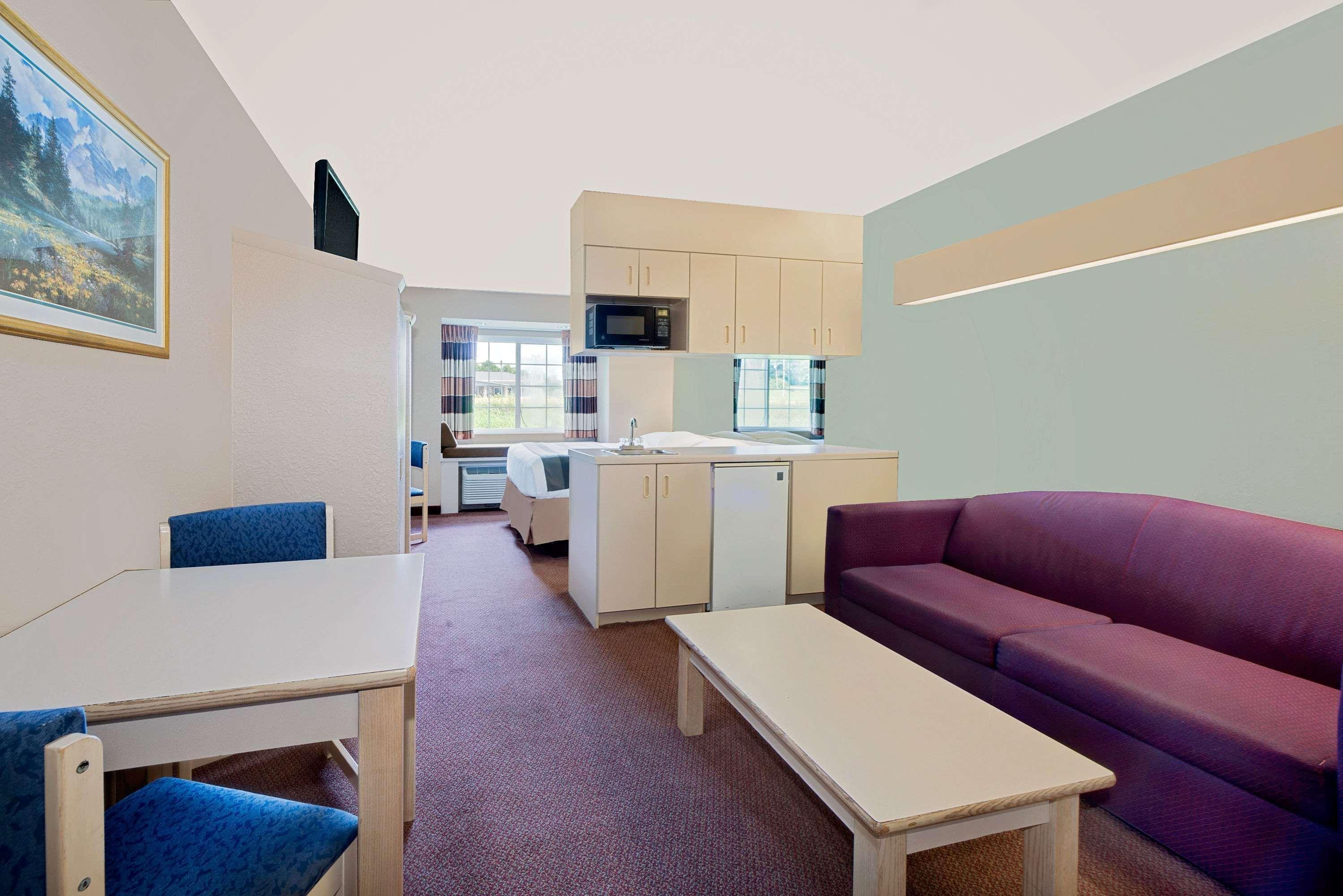 Microtel Inn & Suites By Wyndham Joplin Bagian luar foto
